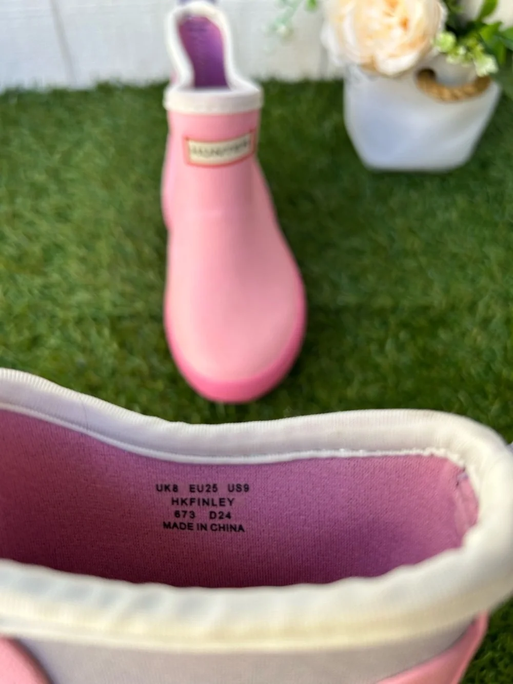 Finley Kids Waterproof Rain Boots in Medium Pink with Gray Trim size 9 new